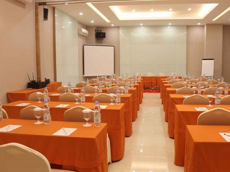 Hotel Mutiara Mitra Reddoorz Padang Sidempuan ภายนอก รูปภาพ