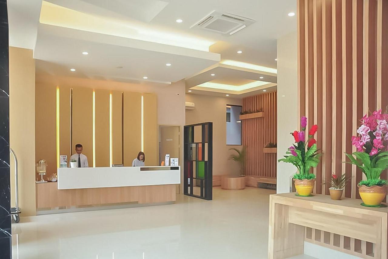 Hotel Mutiara Mitra Reddoorz Padang Sidempuan ภายนอก รูปภาพ